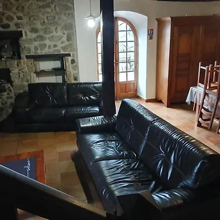 Du Clos Long بيت للعطل